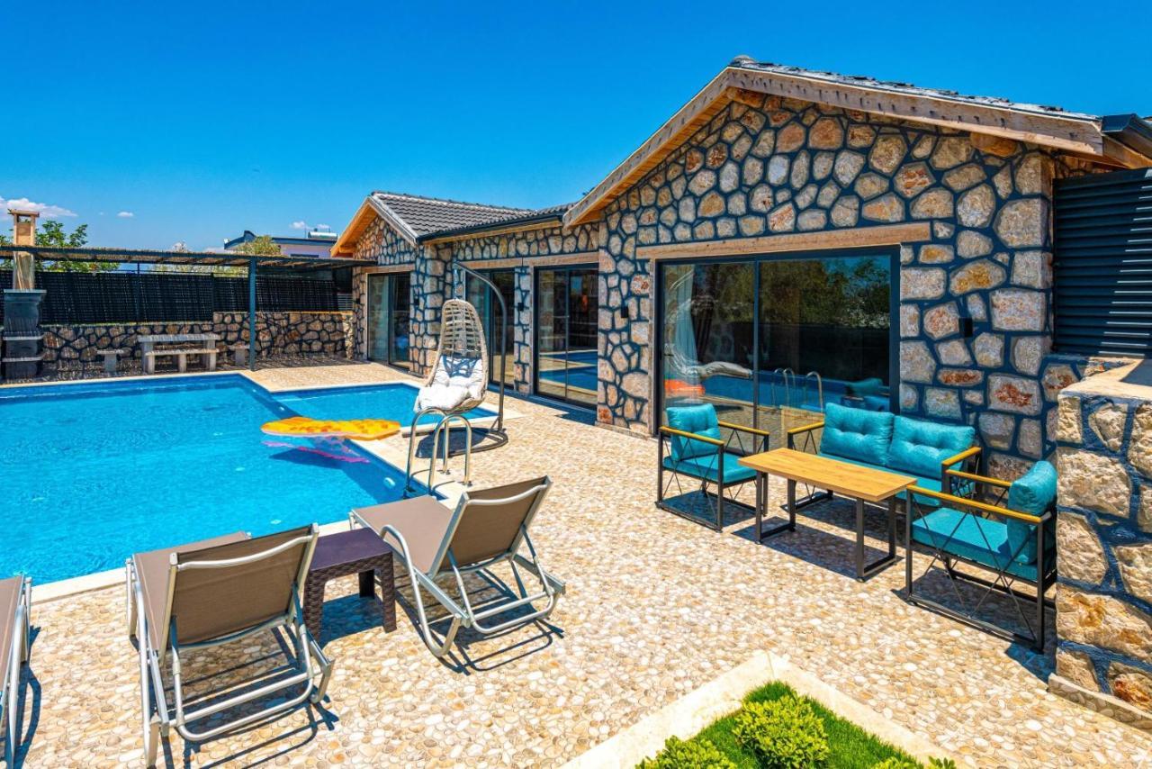 Kalkan'Da 2 Yatak Odali Jakuzili Villa-Villa Seabird Kas Exterior photo